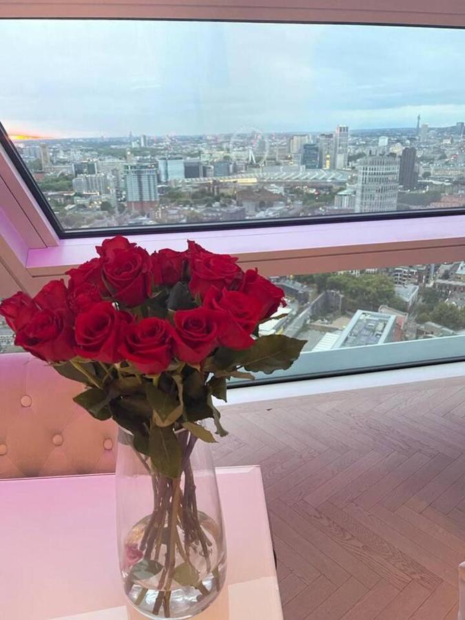 Stunning Penthouse With 360 - Skyline View Apartment