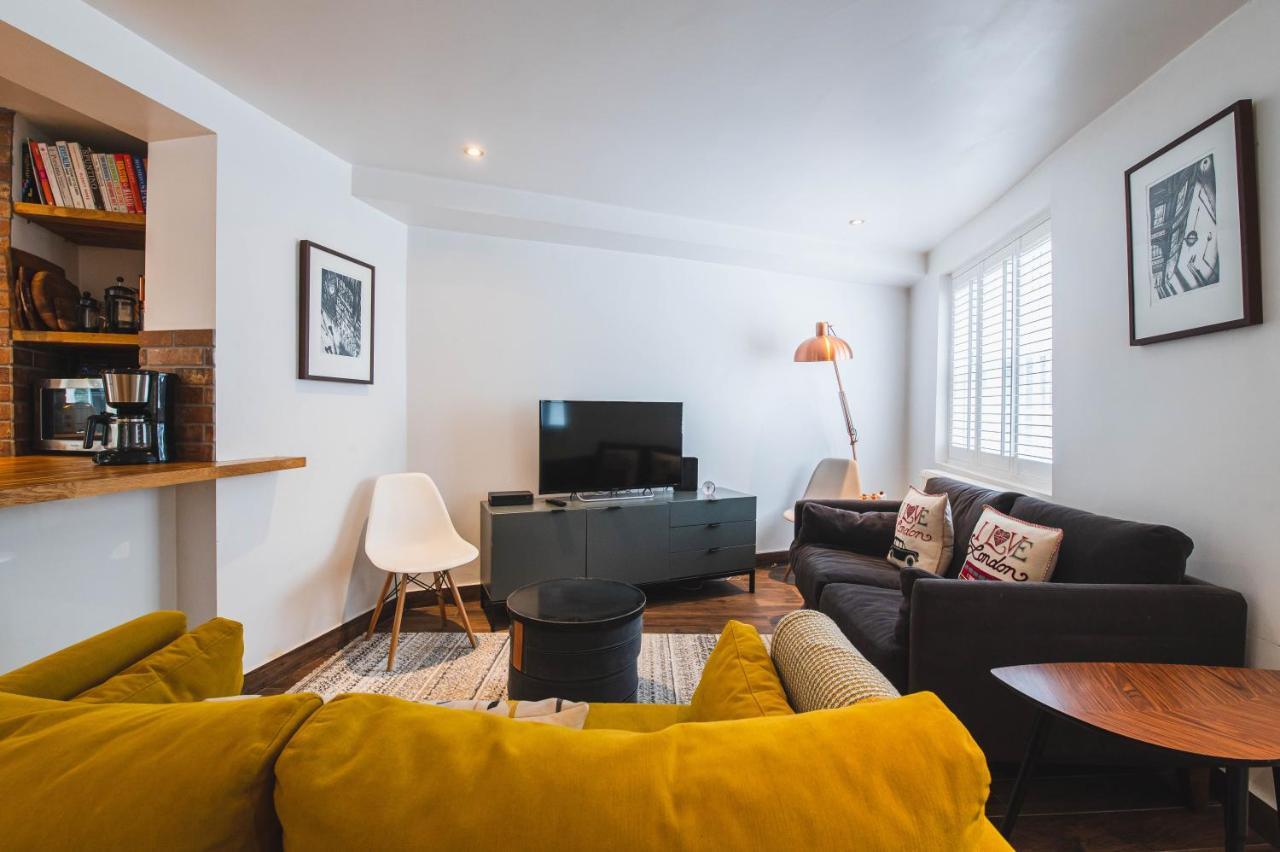 Pass The Keys - Modern & Stylish Garden In Islington Londen