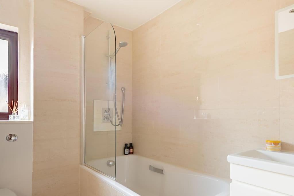 Wapping - Tobacco Docks - Modern Flat Appartement *