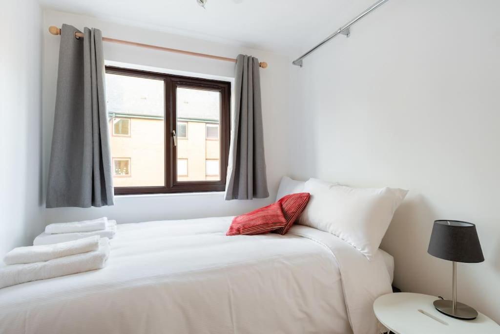 Wapping - Tobacco Docks - Modern Flat * Londen