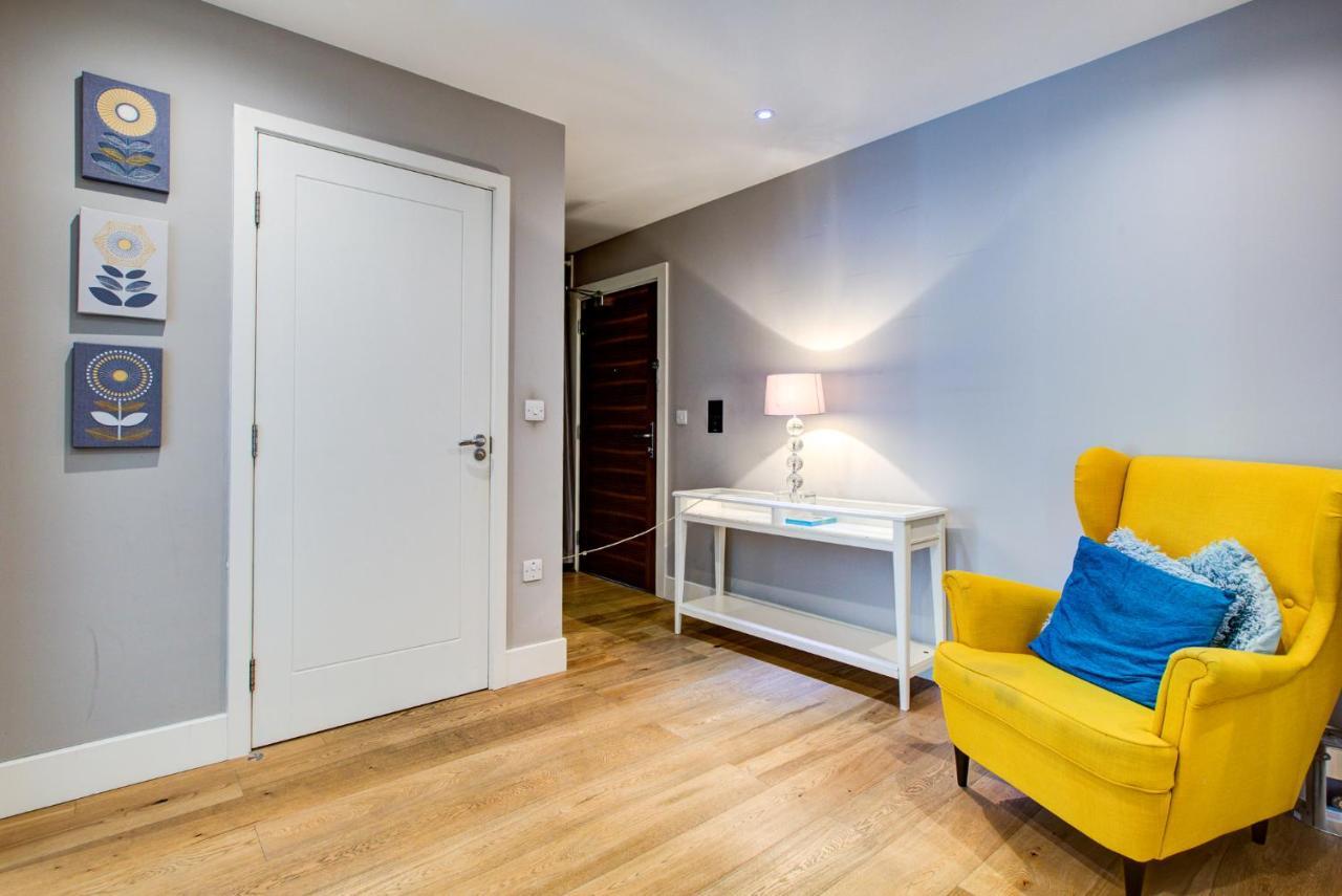 Apartment 2 Bedroom Spacious In The Heart Fulham London
