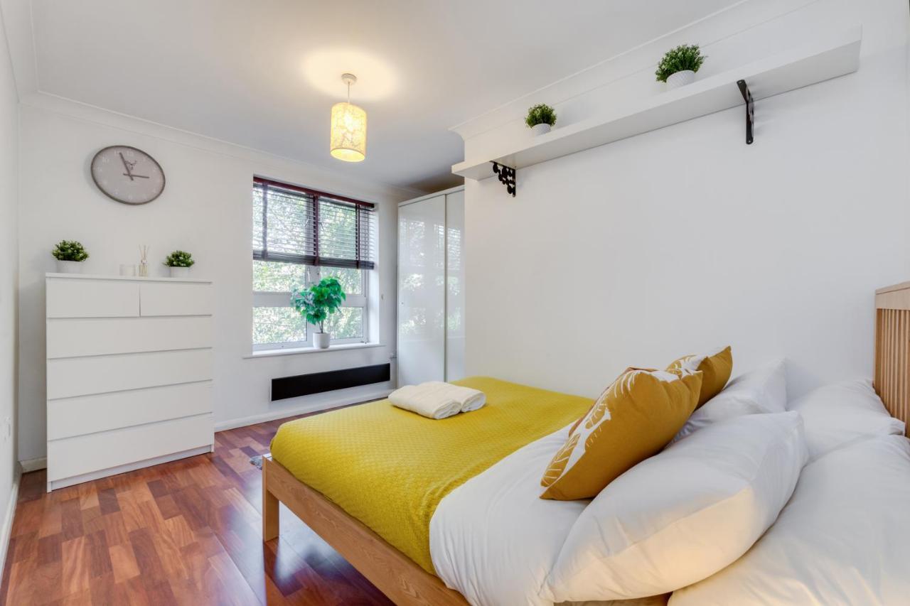 Visit London 1 Bed Flat- Canary Wharf Close To River Thames Londen