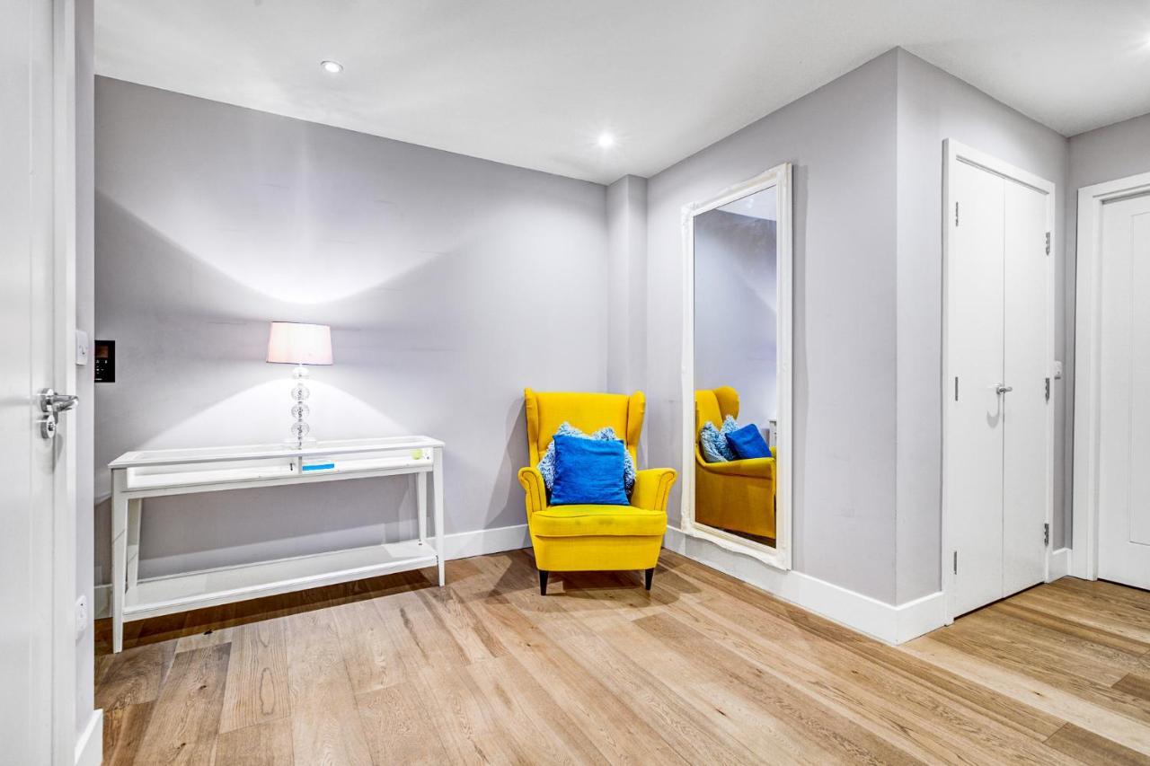 Apartment 2 Bedroom Spacious In The Heart Fulham