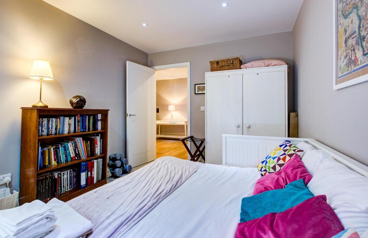 2 Bedroom Spacious In The Heart Fulham * London