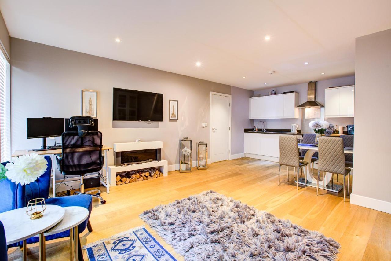 2 Bedroom Spacious In The Heart Fulham * London