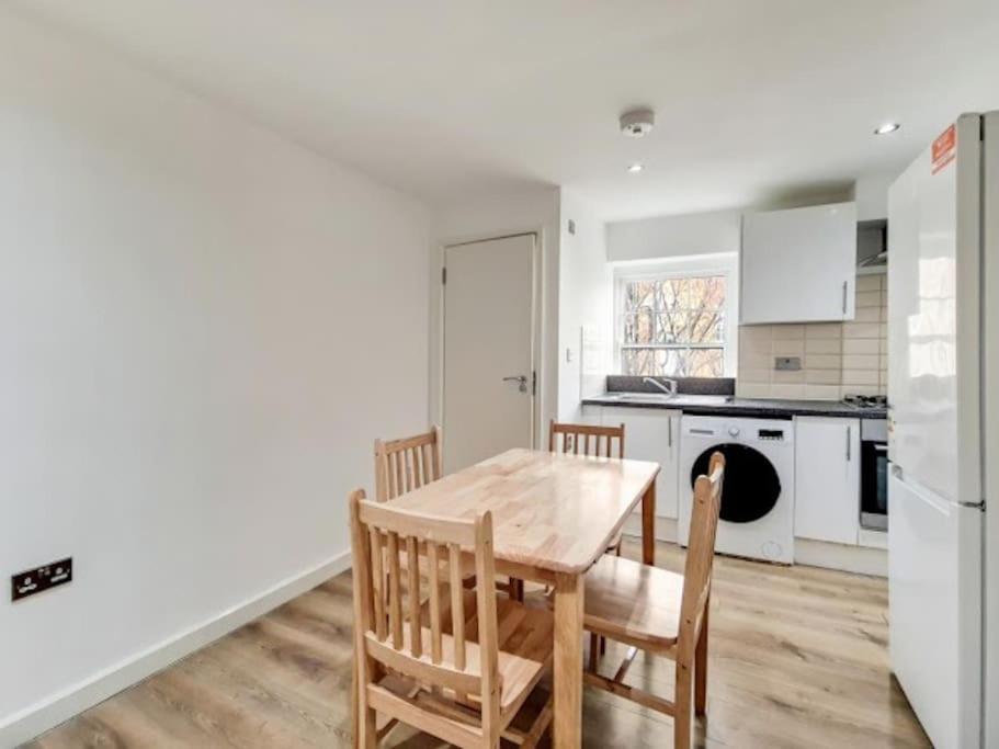 Flat 7 Mornington Crescent, 2 Bedroom, 1 Bathroom Flat Apartment London