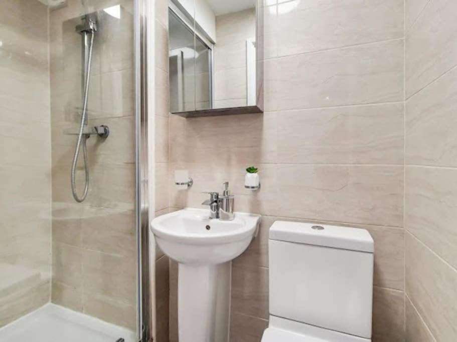 Apartment Flat 7 Mornington Crescent, 2 Bedroom, 1 Bathroom Flat *