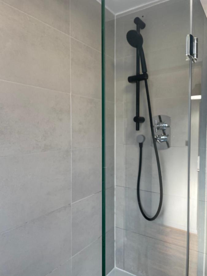 Appartement Elegant 2 Bedroom Flat In Chiswick Near Tube Stations Londen