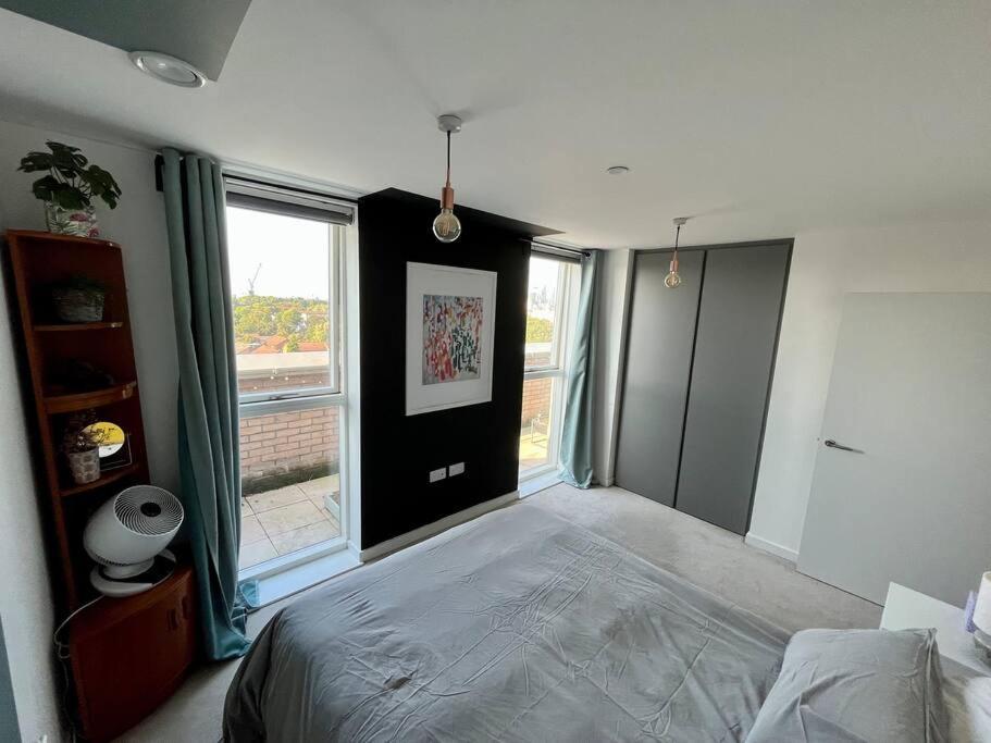 Appartement Elegant Chic Living: 1 Bed In Vibrant Area Londen