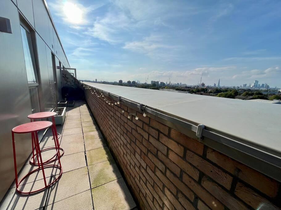 Elegant Chic Living: 1 Bed In Vibrant Area Appartement Londen