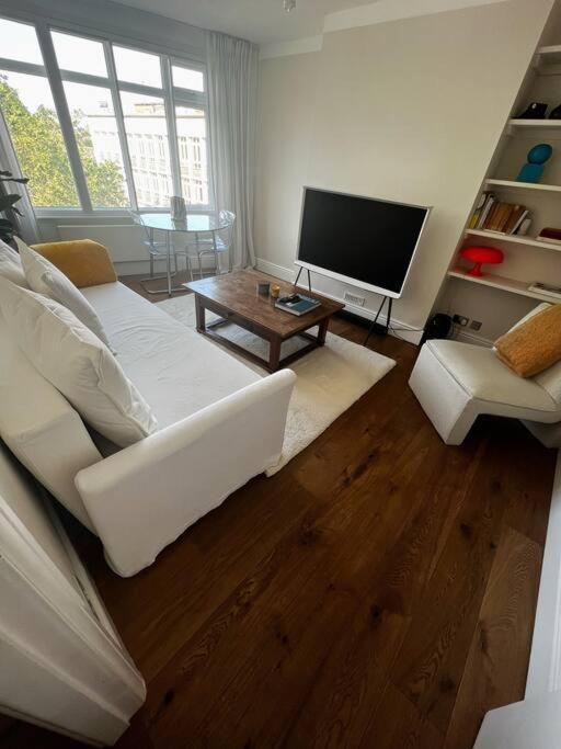 Trendy Brixton Residence! London