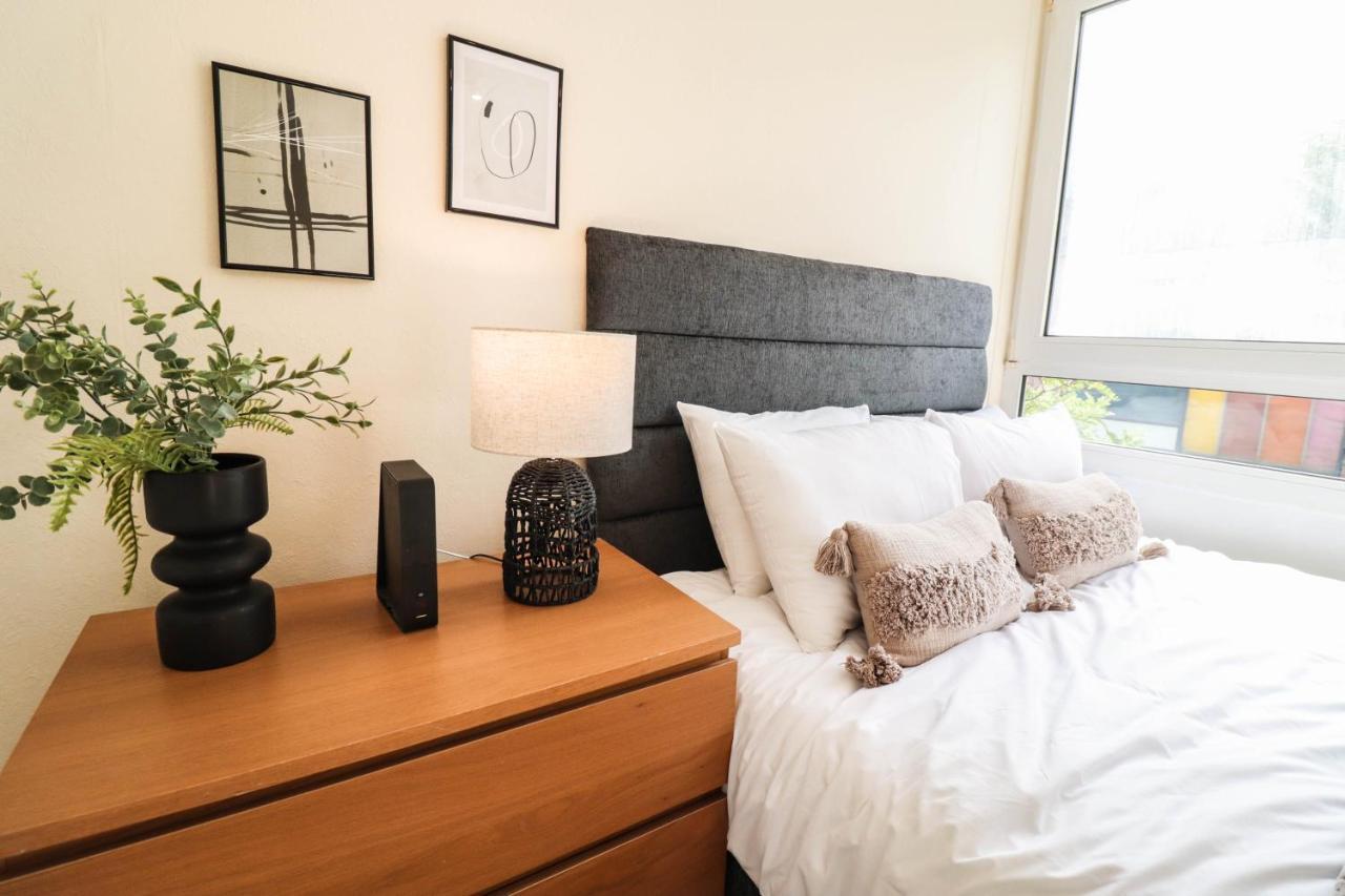 Appartement Cosy Property Right By Warren Street Station! Free Wifi! Londen