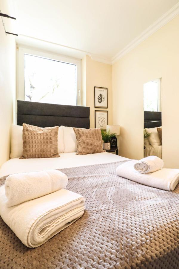Cosy Property Right By Warren Street Station! Free Wifi! * Londen