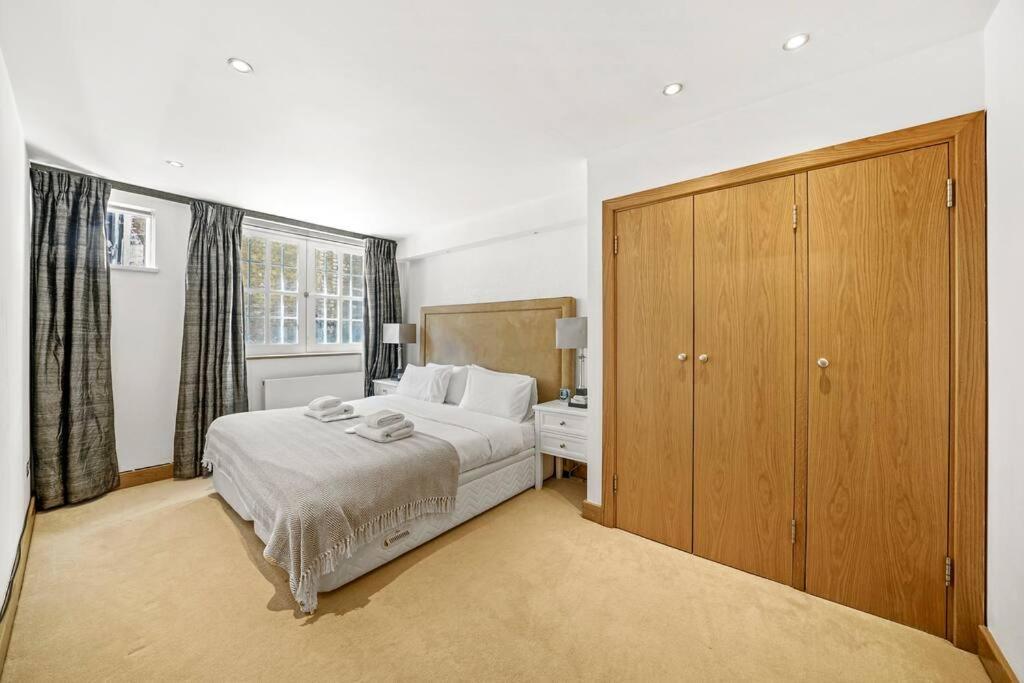 Luxury Next To Hyde Park Apartment *
