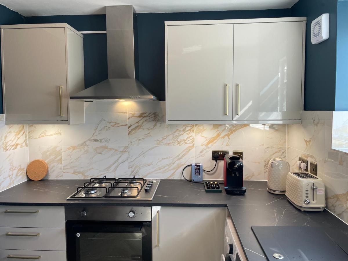 Elegant 2 Bedroom Flat In Chiswick Near Tube Stations * Londen