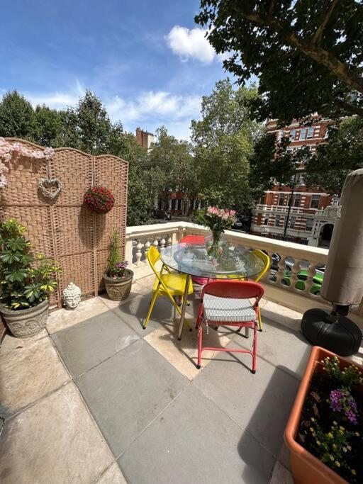 Apartamento Grade Ii Listed Balconied 3-bed Mezzanine Kensington Flat Londres