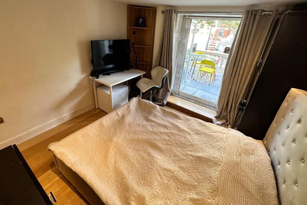Grade Ii Listed Balconied 3-bed Mezzanine Kensington Flat Apartment