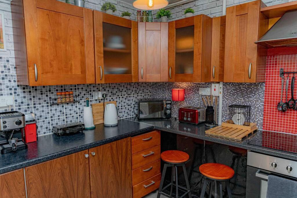 Apartment Unique W/garden Hot Tub, Sauna & Cinema London