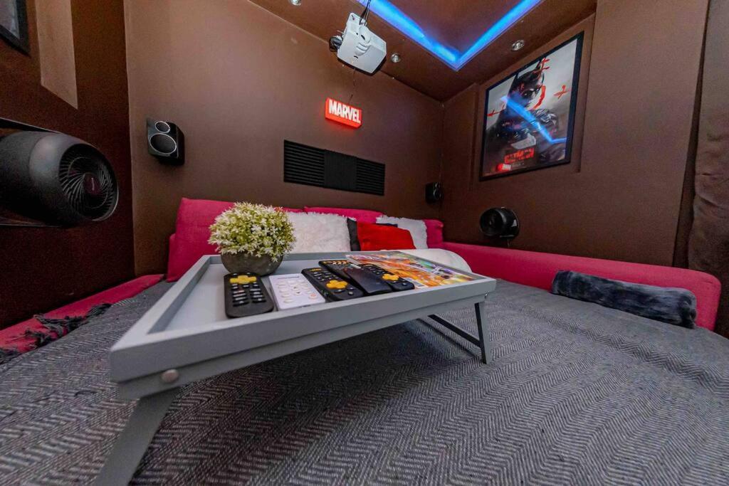 Unique W/garden Hot Tub, Sauna & Cinema Apartment
