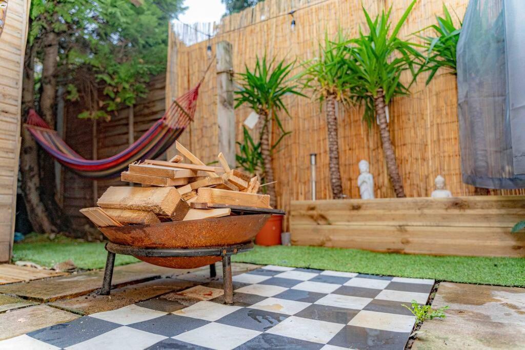 Unique W/garden Hot Tub, Sauna & Cinema * London