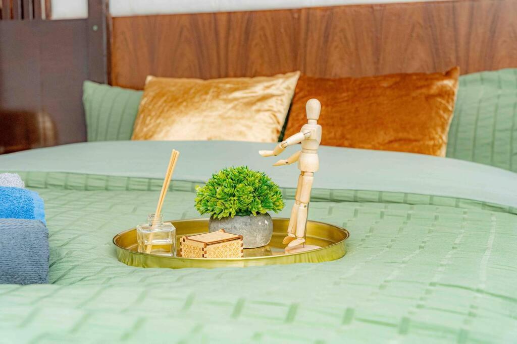 Unique W/garden Hot Tub, Sauna & Cinema * London