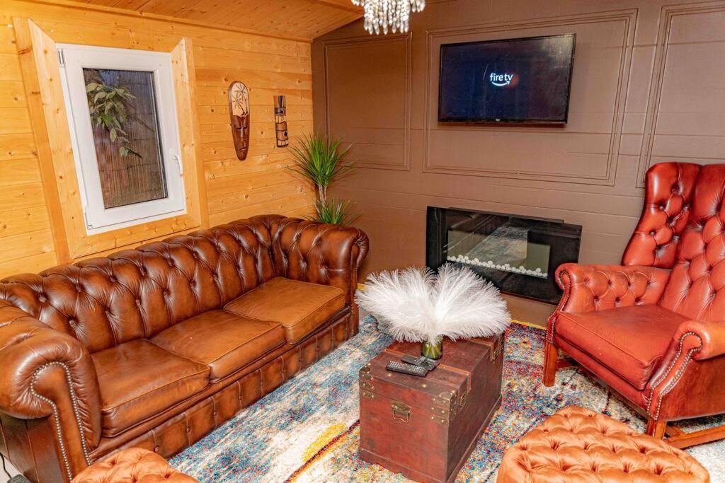 Unique W/garden Hot Tub, Sauna & Cinema * London