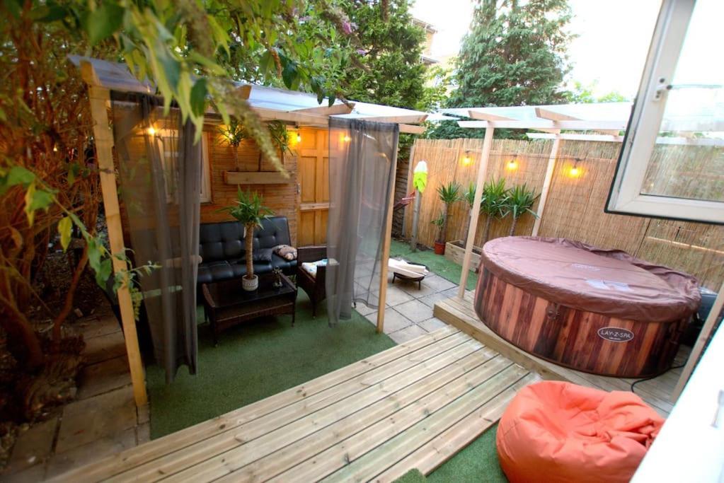 Unique W/garden Hot Tub, Sauna & Cinema * London