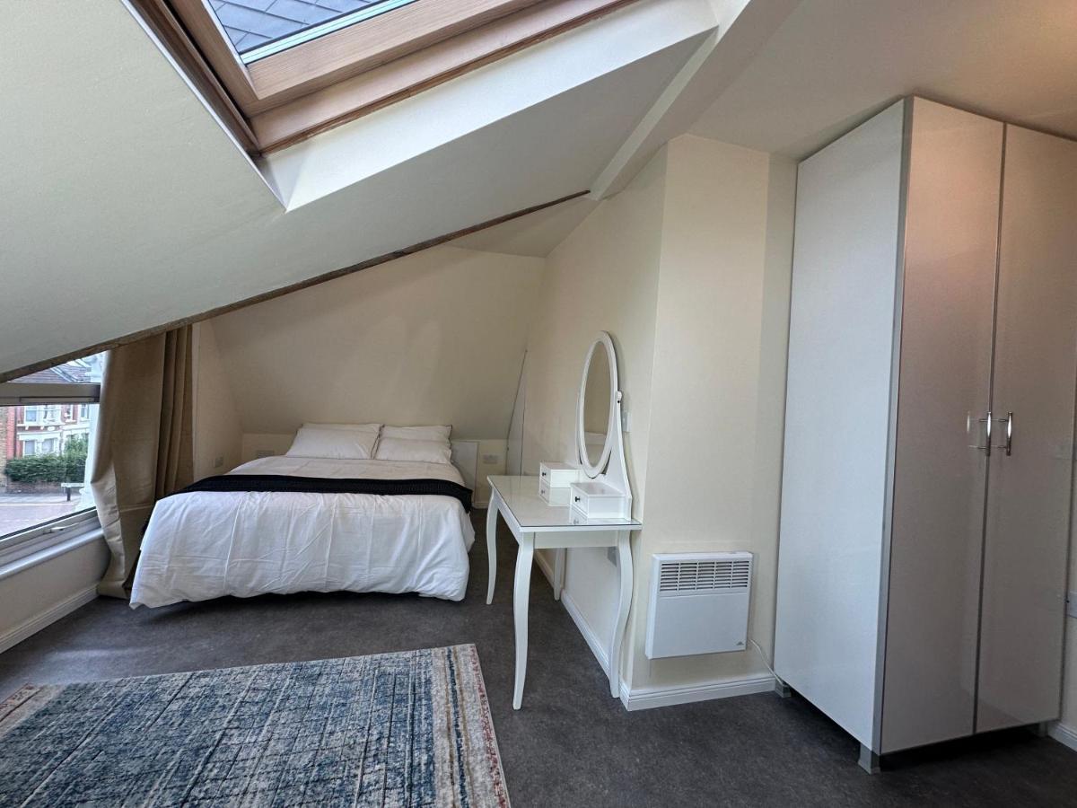 Vakantiehuis North A Spacious 7 Bedroom House Accommodating Up To 18 People Complete With Own Gym And Table Tennis