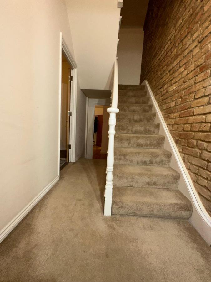 North A Spacious 7 Bedroom House Accommodating Up To 18 People Complete With Own Gym And Table Tennis Vakantiehuis Londen