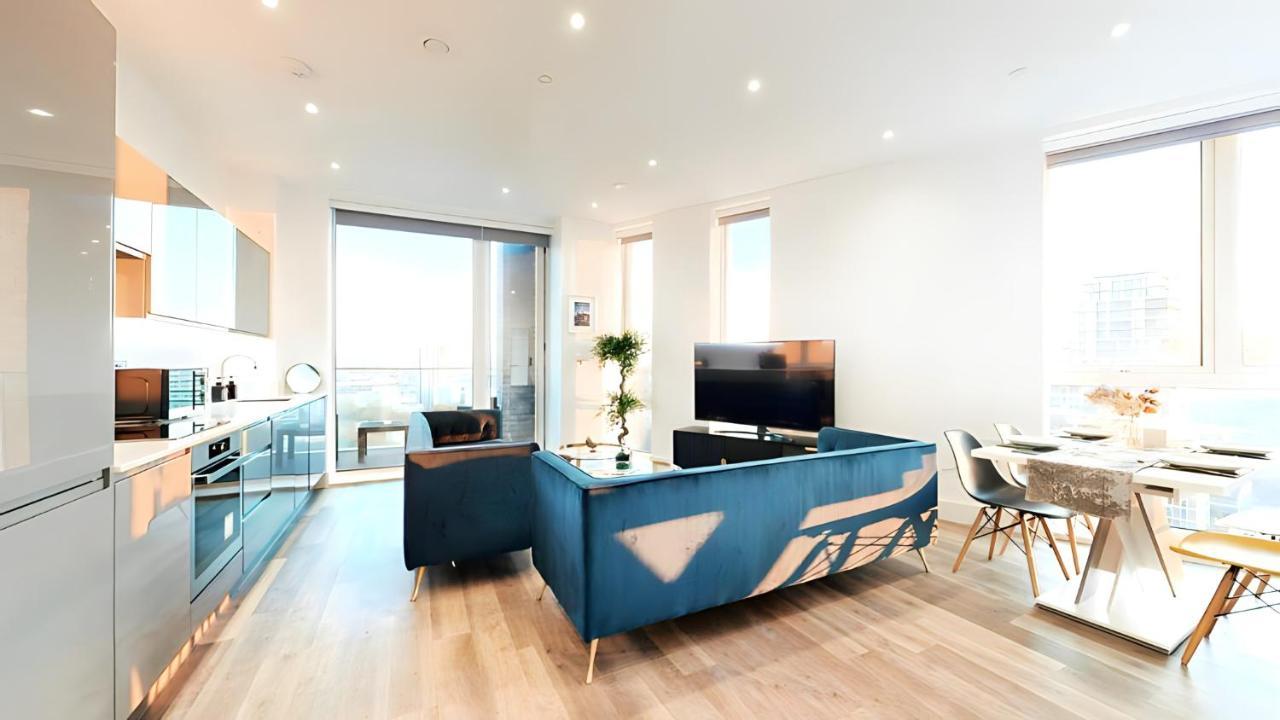 Appartement View 2-bed Battersea Penthouse - Underground Parking Londen