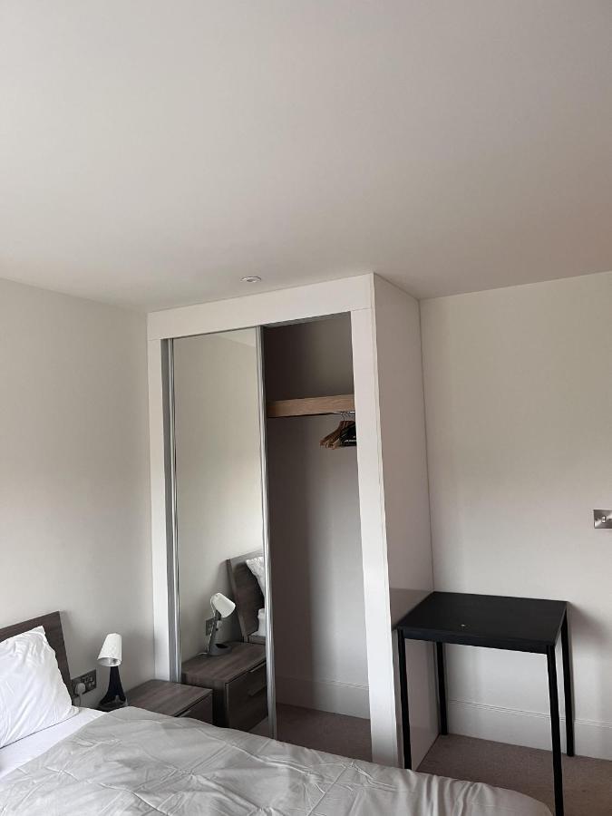 Lovely Charming 2-bedroom In Bow Appartement *