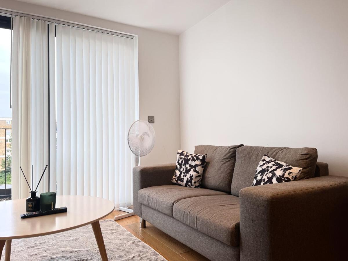 Appartement Lovely Charming 2-bedroom In Bow *