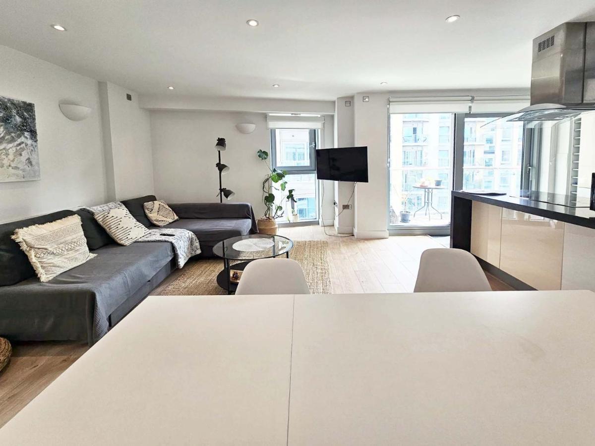 Beautiful 2 Bedroom Flat In Battersea Appartement Londen