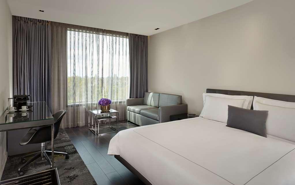 Park Plaza London, Park Royal 4* London