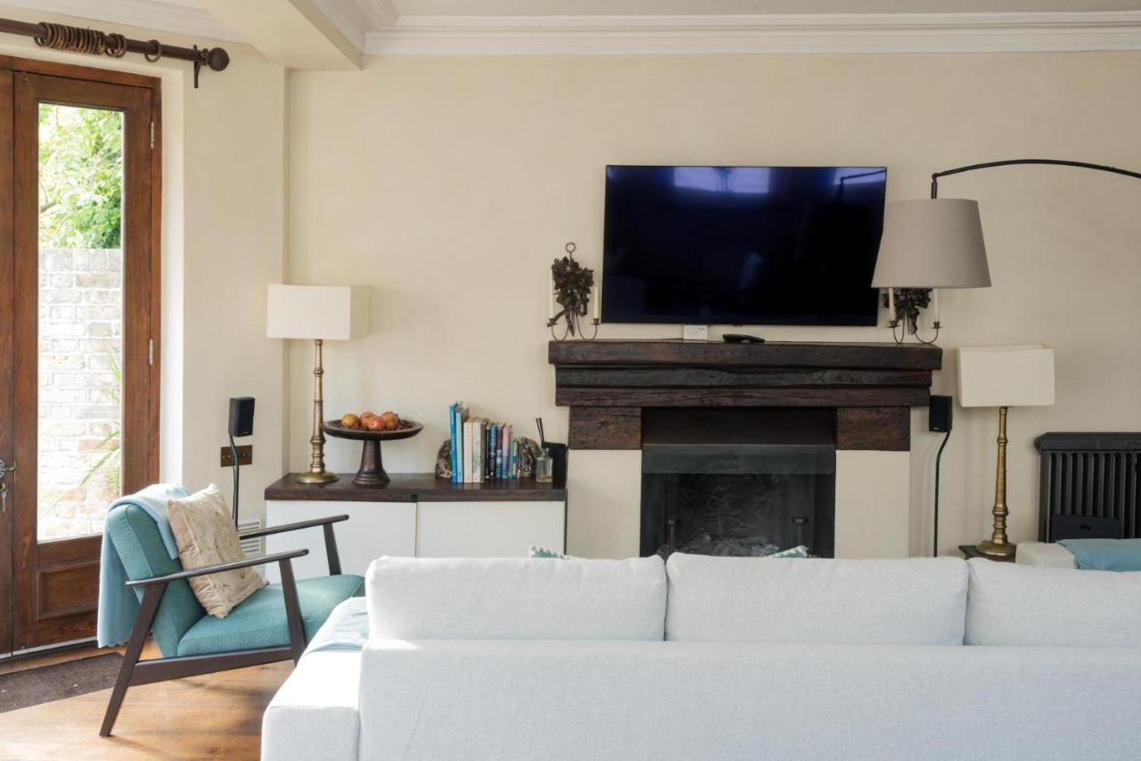 A Chelsea Retreat - 2 Bedroom With Garden And Parking Apartment *