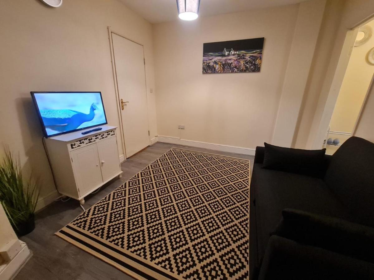 One Bedroom With Garden Apartment London