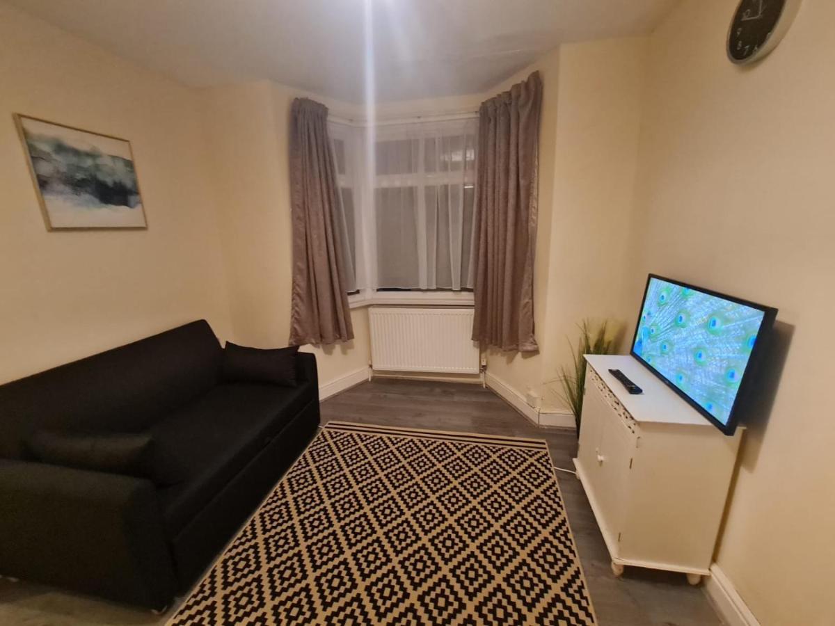 One Bedroom With Garden London