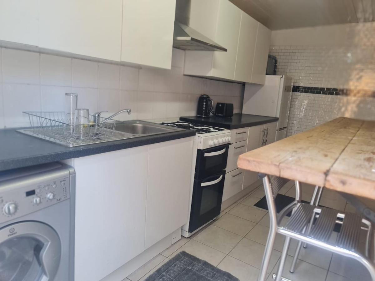 Apartment One Bedroom With Garden London