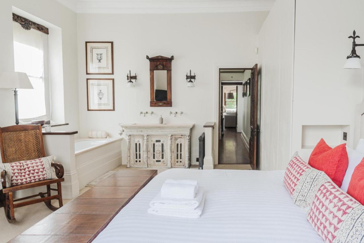 Apartment A Chelsea Retreat - 2 Bedroom With Garden And Parking *