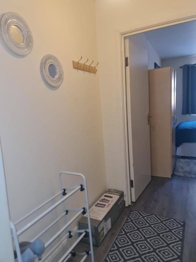 One Bedroom With Garden Apartment *