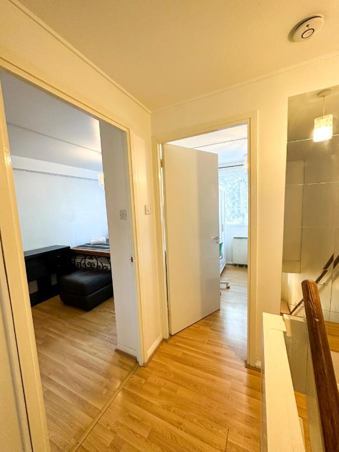 36 O'leary Square * Londen