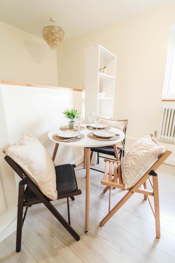 Apartment Beautiful 2-Bedroom Flat Just Steps From Oval Station London