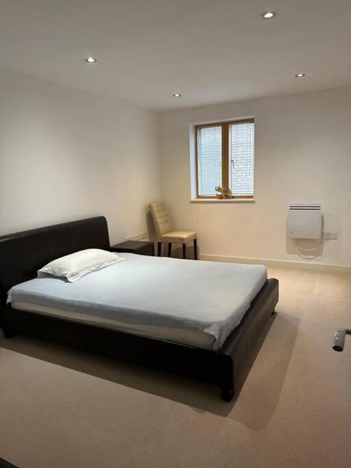 Bright And Spacious Flat In Wimbledon, Appartement *