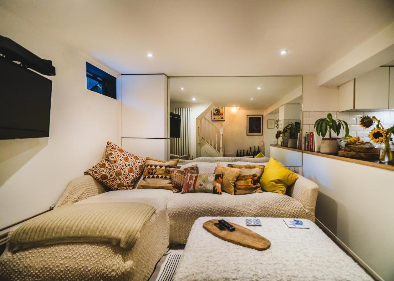 Apartment Stunning 2br, Split-level Flat W Garden, Deptford *