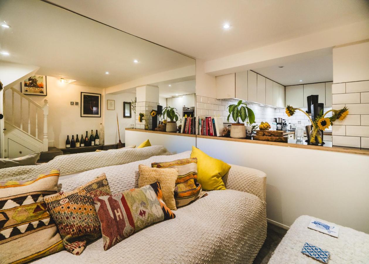 Apartment Stunning 2br, Split-level Flat W Garden, Deptford London