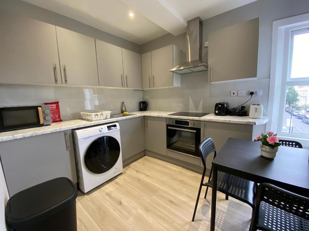 Holloway - Next To Emirates Stadium - Private Bathroom - Shared Kitchen * Londen