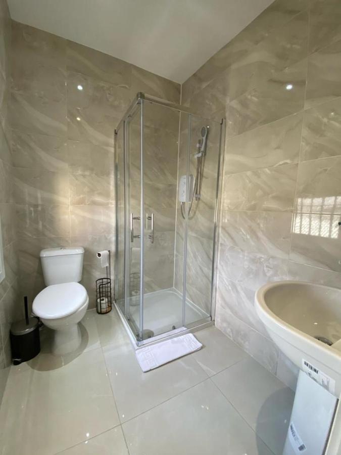 Holloway - Next To Emirates Stadium - Private Bathroom - Shared Kitchen Appartement Londen