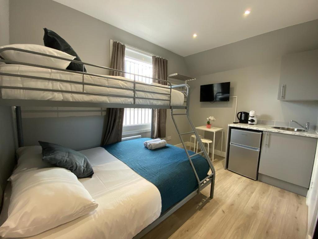 Holloway - Next To Emirates Stadium - Private Bathroom - Shared Kitchen * Londen