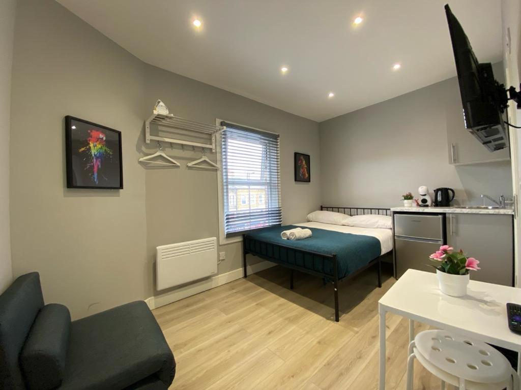 Holloway - Next To Emirates Stadium - Private Bathroom - Shared Kitchen Appartement Londen