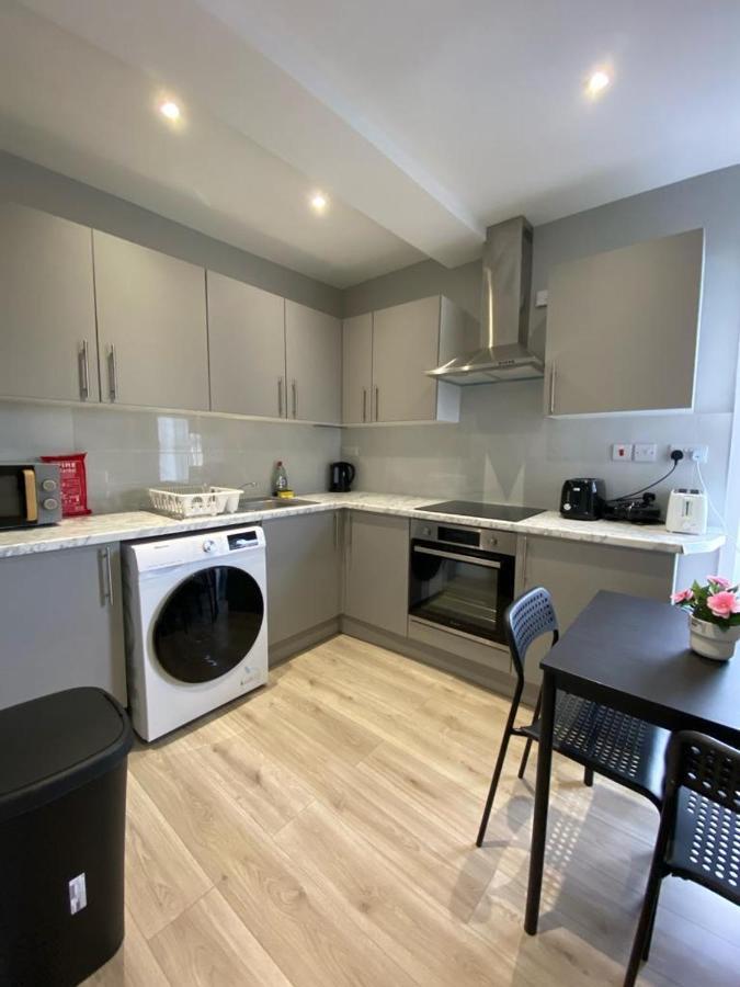 Holloway - Next To Emirates Stadium - Private Bathroom - Shared Kitchen Londen